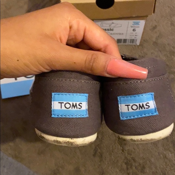 TOMS - Picture 5 of 5